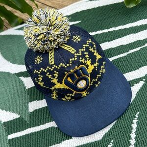 Brewers Logo Holiday Knit Pompom baseball cap
